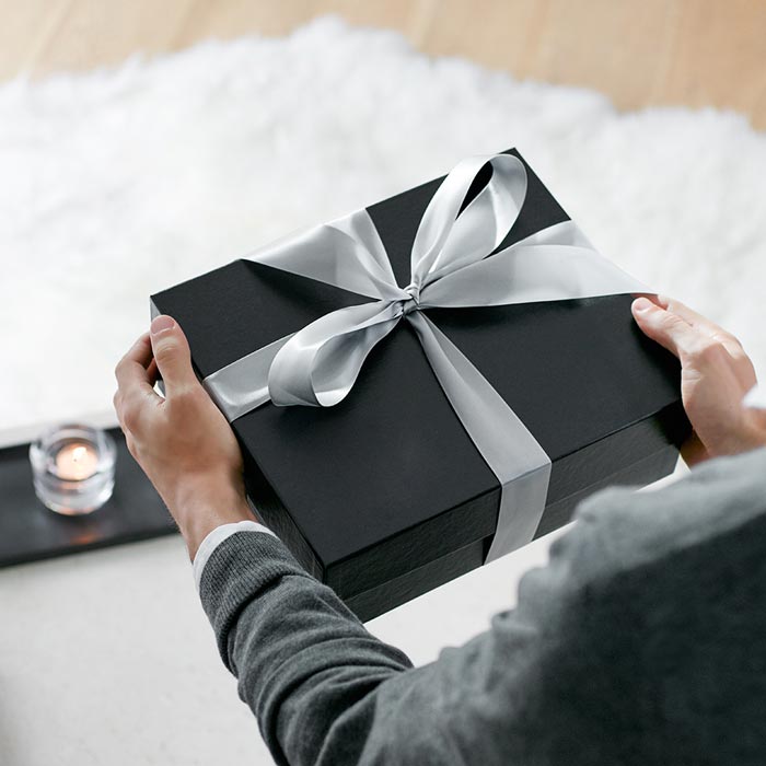 Top 20 Luxury Gifts for Men 11
